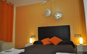Hostal Emporda